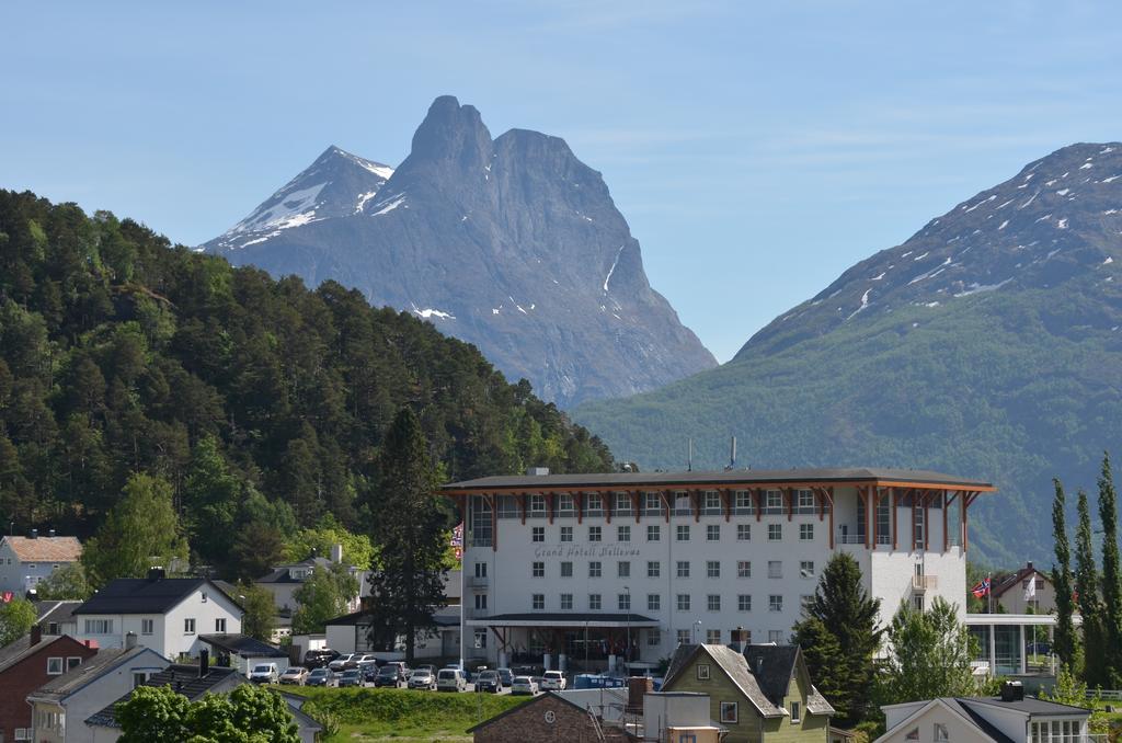 Grand Hotel - By Classic Norway Hotels Andalsnes Bagian luar foto